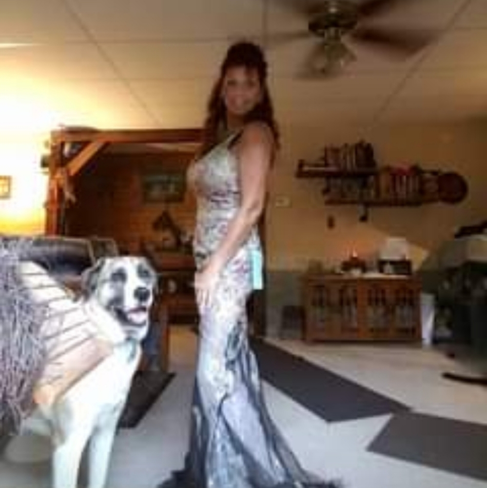 Gown - Picture 2 of 11